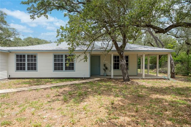 1910 Johnson Ave, Rockport, TX 78382