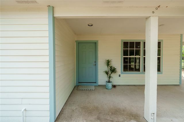 1910 Johnson Ave, Rockport, TX 78382
