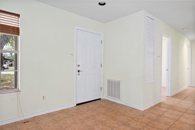 1910 Johnson Ave, Rockport, TX 78382