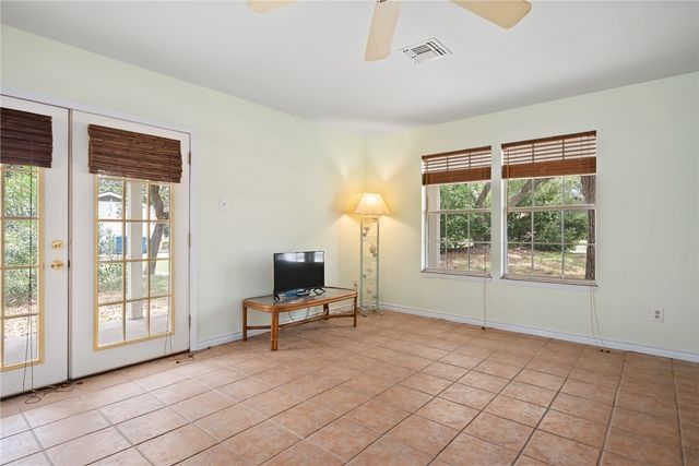 1910 Johnson Ave, Rockport, TX 78382