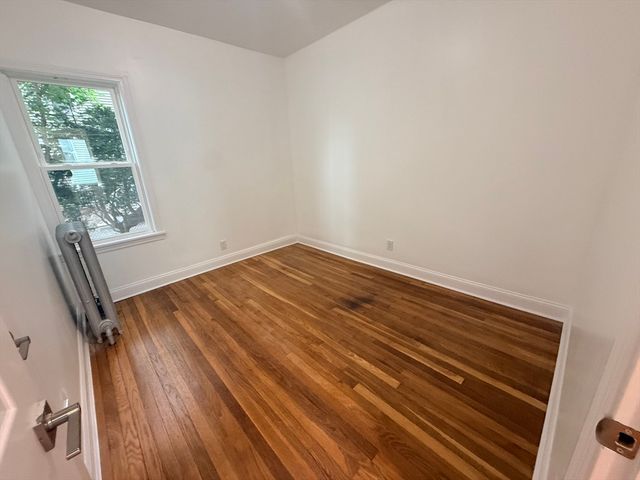 48 Tuttle St, Fall River, MA 02724
