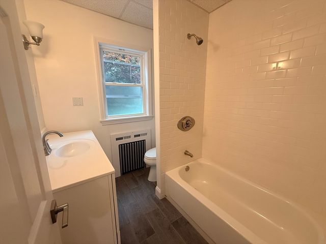48 Tuttle St, Fall River, MA 02724