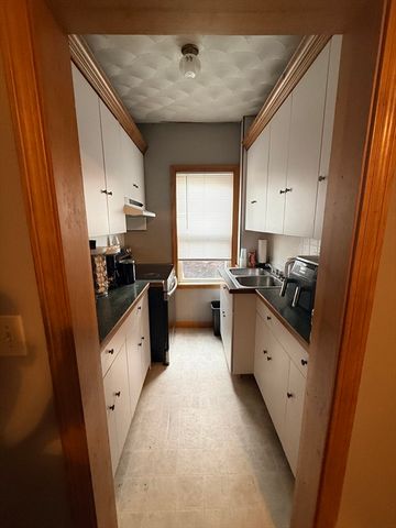 48 Tuttle St, Fall River, MA 02724