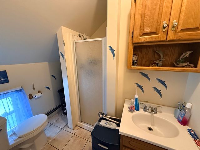 48 Tuttle St, Fall River, MA 02724