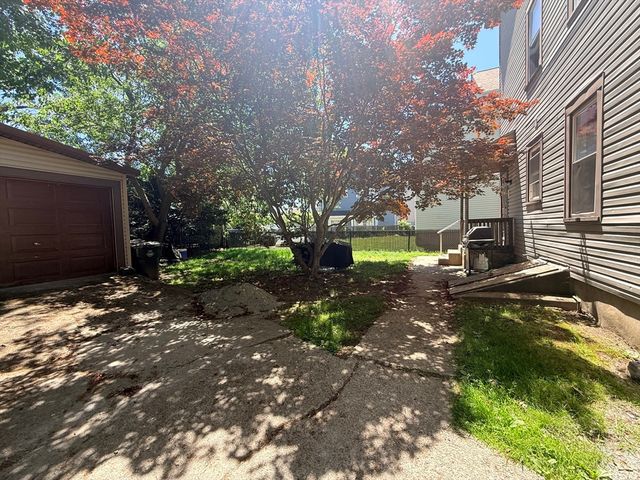 48 Tuttle St, Fall River, MA 02724