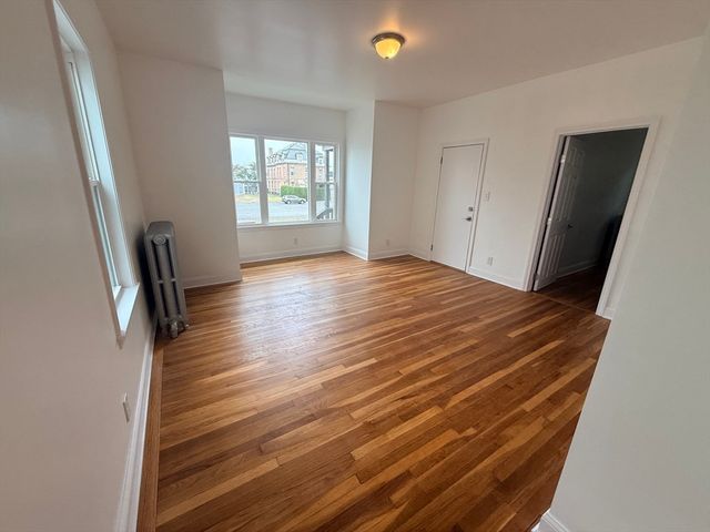 48 Tuttle St, Fall River, MA 02724