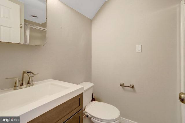 2935 LANDOVER ST, Alexandria, VA 22305