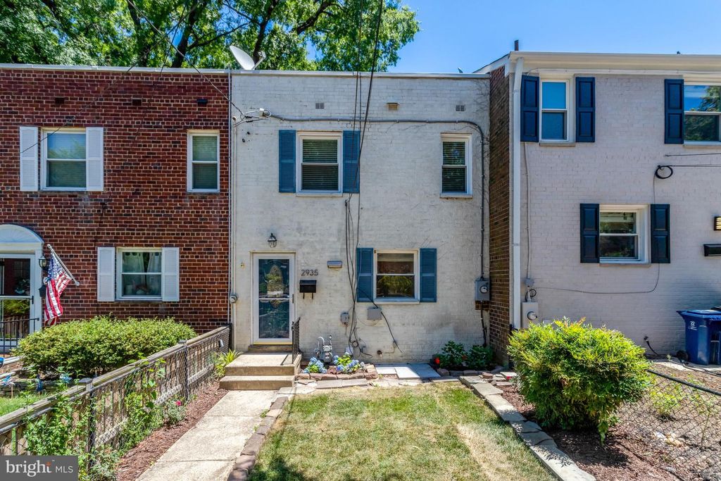 2935 LANDOVER ST, Alexandria, VA 22305