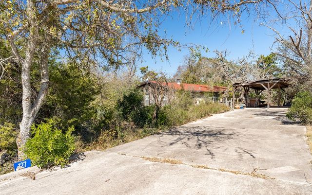 127 Drew Lane, Kerrville, TX 78028