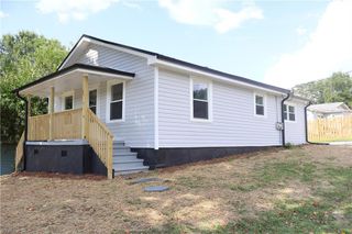 1016 Rauhut Street, Burlington, NC 27217