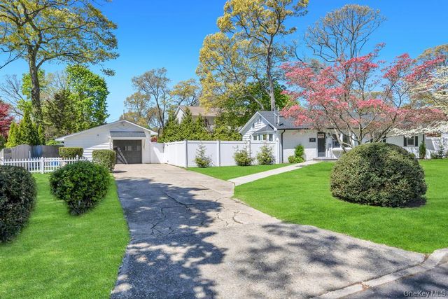 20 Garden Street, Nesconset, NY 11767