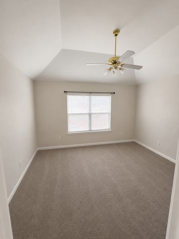 8533 Castle Creek Road, North Richland Hills, TX 76182