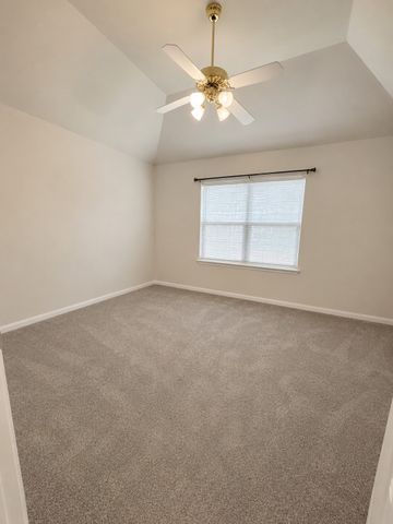 8533 Castle Creek Road, North Richland Hills, TX 76182