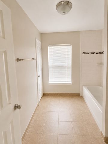 8533 Castle Creek Road, North Richland Hills, TX 76182