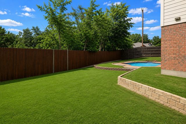8533 Castle Creek Road, North Richland Hills, TX 76182