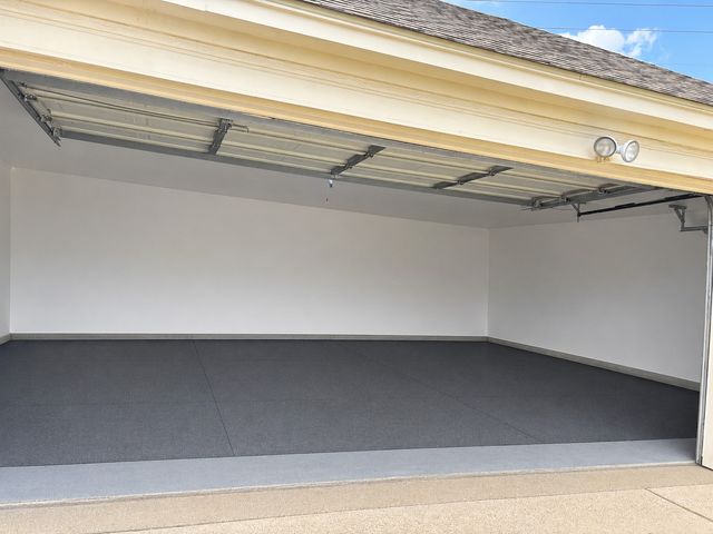 8533 Castle Creek Road, North Richland Hills, TX 76182