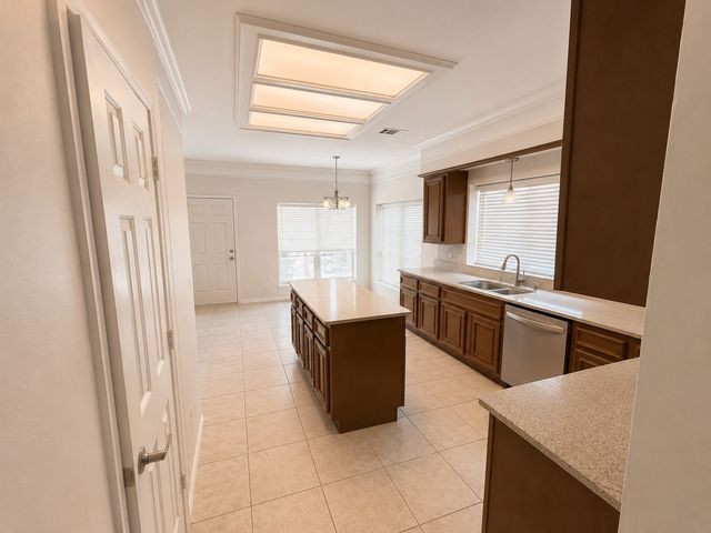 8533 Castle Creek Road, North Richland Hills, TX 76182