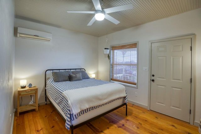 305 W Tarrant ST, Llano, TX 78643