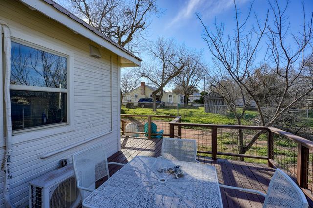 305 W Tarrant ST, Llano, TX 78643
