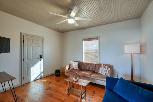 305 W Tarrant ST, Llano, TX 78643