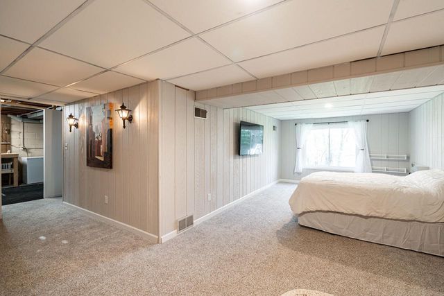 S14W22426 National AVENUE, Waukesha, WI 53186