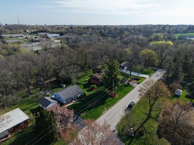 S14W22426 National AVENUE, Waukesha, WI 53186