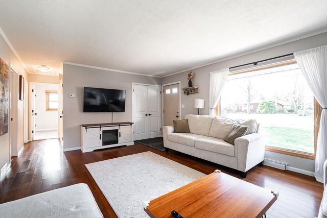 S14W22426 National AVENUE, Waukesha, WI 53186