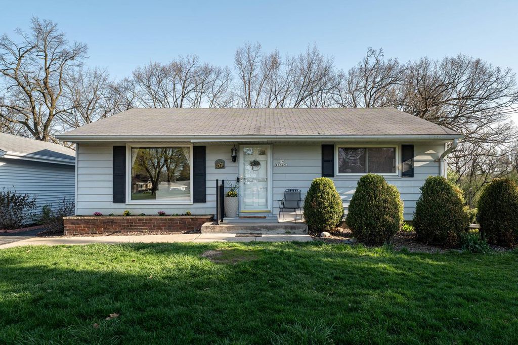S14W22426 National AVENUE, Waukesha, WI 53186