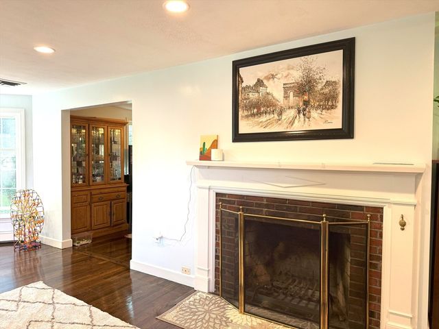 10 Meadowview Rd, Wayland, MA 01778