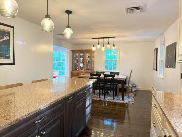 10 Meadowview Rd, Wayland, MA 01778
