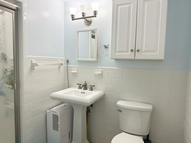 10 Meadowview Rd, Wayland, MA 01778