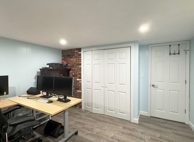 10 Meadowview Rd, Wayland, MA 01778