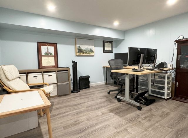 10 Meadowview Rd, Wayland, MA 01778