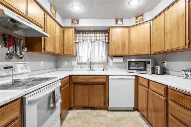 1324 Benjamin Court, Central Point, OR 97502