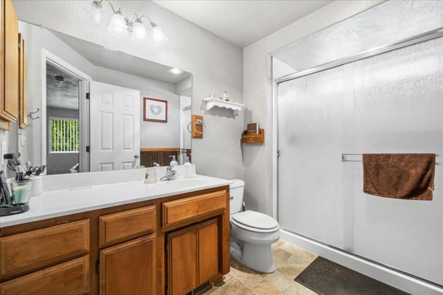 1324 Benjamin Court, Central Point, OR 97502