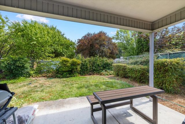 1324 Benjamin Court, Central Point, OR 97502