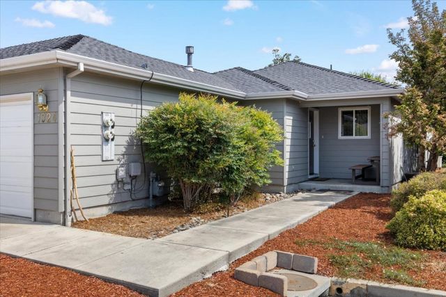 1324 Benjamin Court, Central Point, OR 97502
