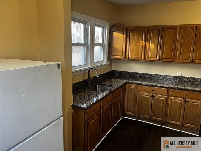 186 Comstock Street, New Brunswick, NJ 08901