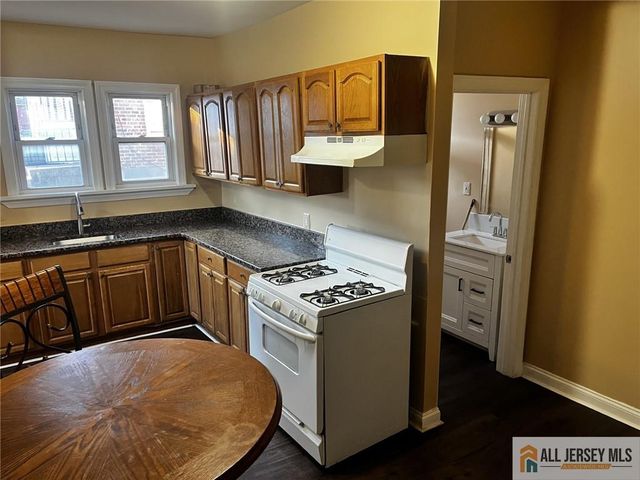 186 Comstock Street, New Brunswick, NJ 08901