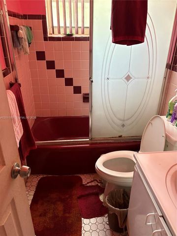 1360 NW 88th St, Miami, FL 33147