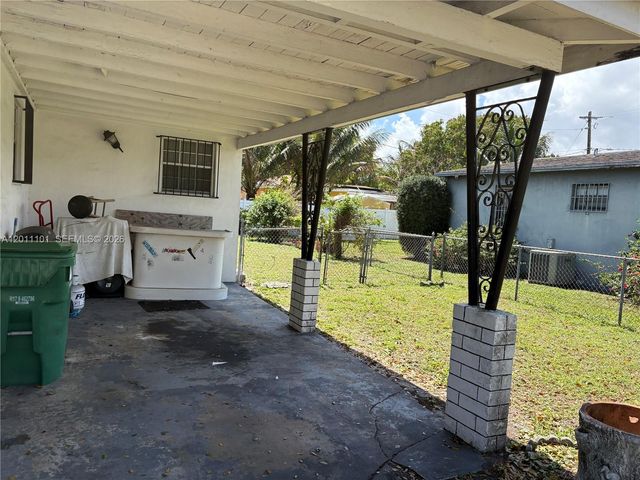 1360 NW 88th St, Miami, FL 33147