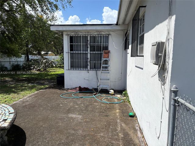 1360 NW 88th St, Miami, FL 33147