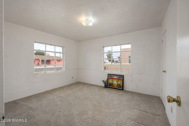 1065 Circle Drive, Las Cruces, NM 88005