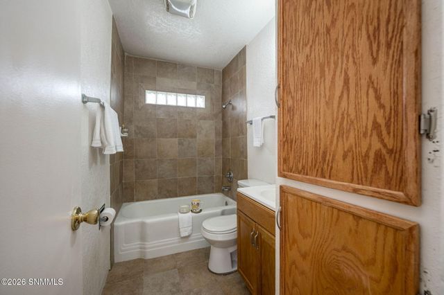 1065 Circle Drive, Las Cruces, NM 88005