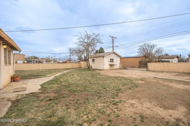 1065 Circle Drive, Las Cruces, NM 88005