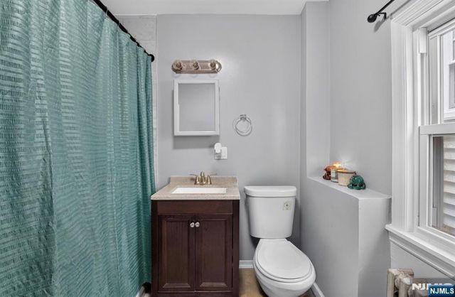 25 Hopper Street, Prospect Park, NJ 07508