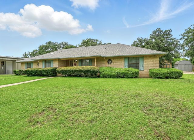 104 Timber Ridge Circle, Burleson, TX 76028