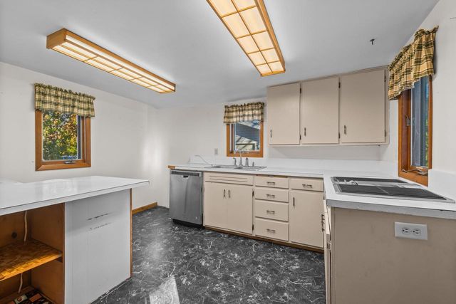 909 ILLINOIS AVENUE, Stevens Point, WI 54481