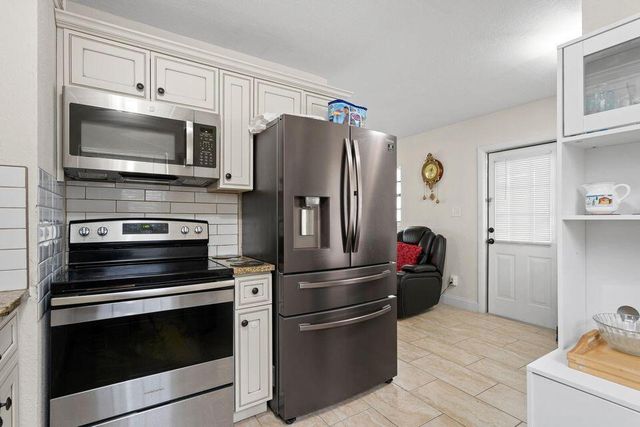 2804 Avenue J, Fort Pierce, FL 34947