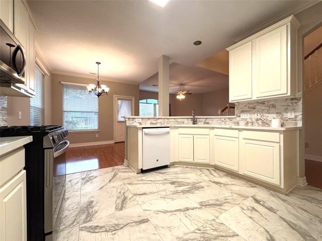 9514 Leaning Tree Lane, Houston, TX 77064